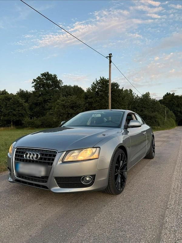 Silber Gebraucht 2008 Audi A5 Coupé | 13.000 € (Teuer) - Bild 1/4