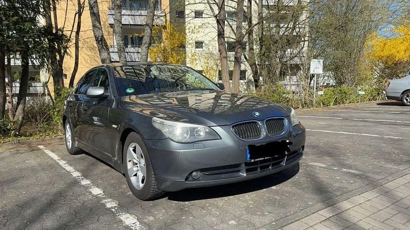Grau Gebraucht 2007 BMW 523 Limousine | 7.000 € (Fairer Preis) - Bild 1/4
