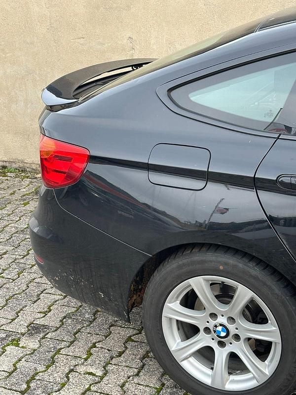 Gebraucht BMW 320 Gran Turismo 184 PS (135 kW) 2014 Schwarz Limousine