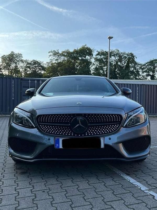 Grau Gebraucht 2018 Mercedes C300 Coupé | 25.499 € (Superpreis) - Bild 1/4