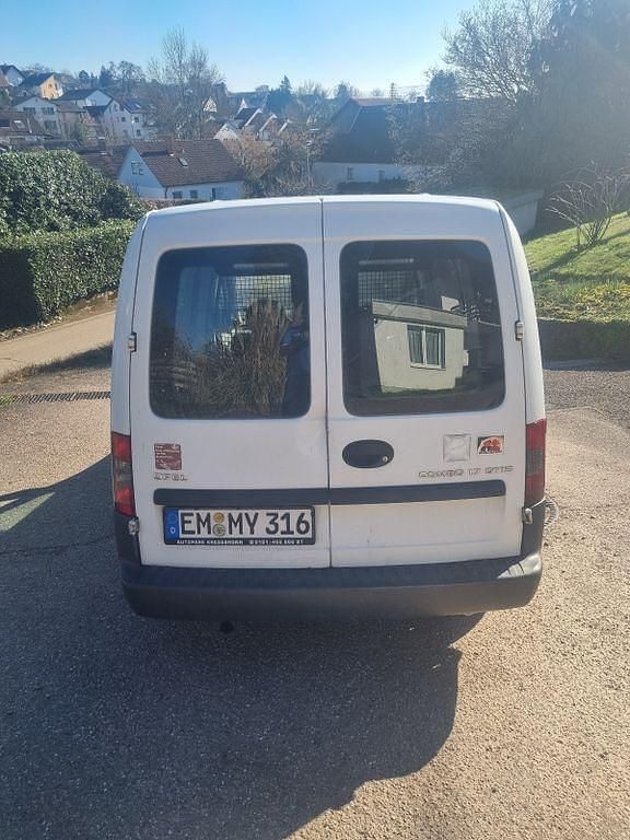 Usata Opel Combo 75 CV (55 kW) 2003 Bianco Monovolume