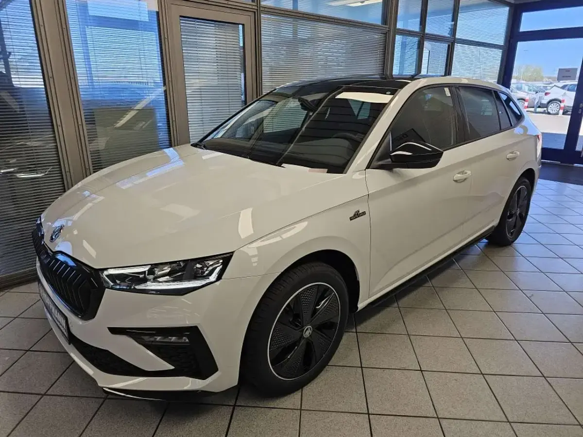 Neu Skoda Scala Monte Carlo 150 PS (110 kW) 2026 Moonweißperl. Kleinwagen