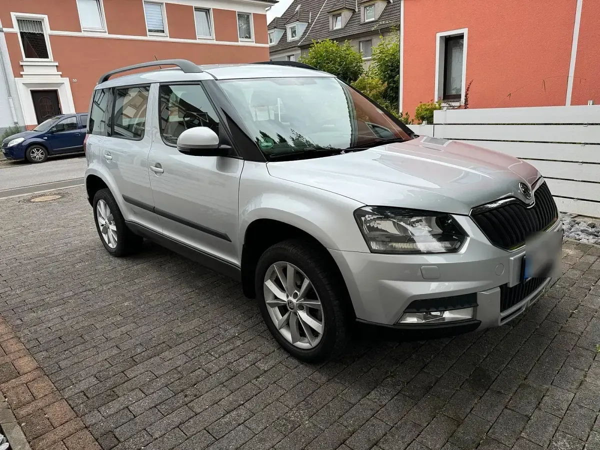 Gebraucht Skoda Yeti 150 PS (110 kW) 2015 Silber SUV