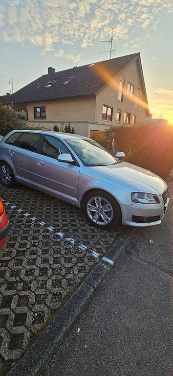 Gebraucht Audi A3 Ambiente 125 PS (91 kW) 2010 Silber Kleinwagen