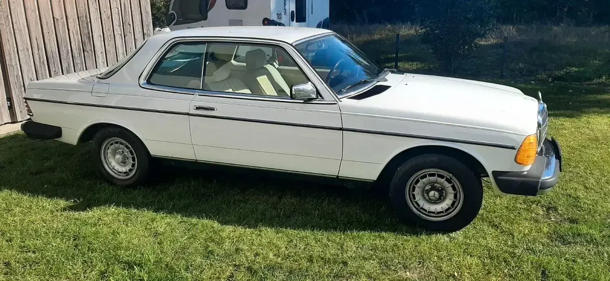 Gebraucht Mercedes 300 129 PS (94 kW) 1984 Weiß Coupé