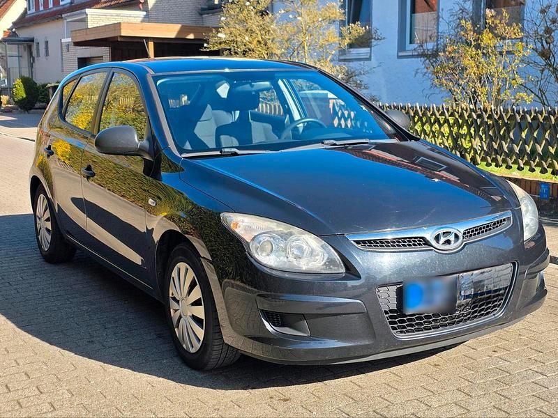 Gebraucht Hyundai i30 80 PS (58 kW) 2010 Schwarz Limousine