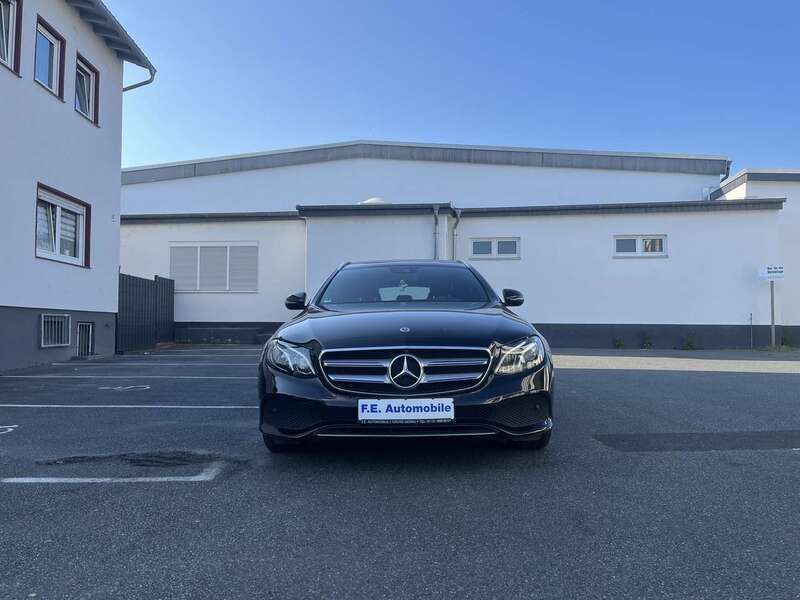 Schwarz Gebraucht 2018 Mercedes E220 Kombi | 26.999 € (Guter Preis) - Bild 1/4