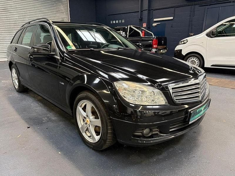 Gebraucht Mercedes C180 156 PS (114 kW) 2010 Schwarz Kombi