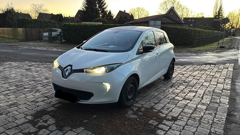 Weiß Gebraucht 2014 Renault Zoe Kleinwagen | 3.999 € (Guter Preis) - Bild 1/3