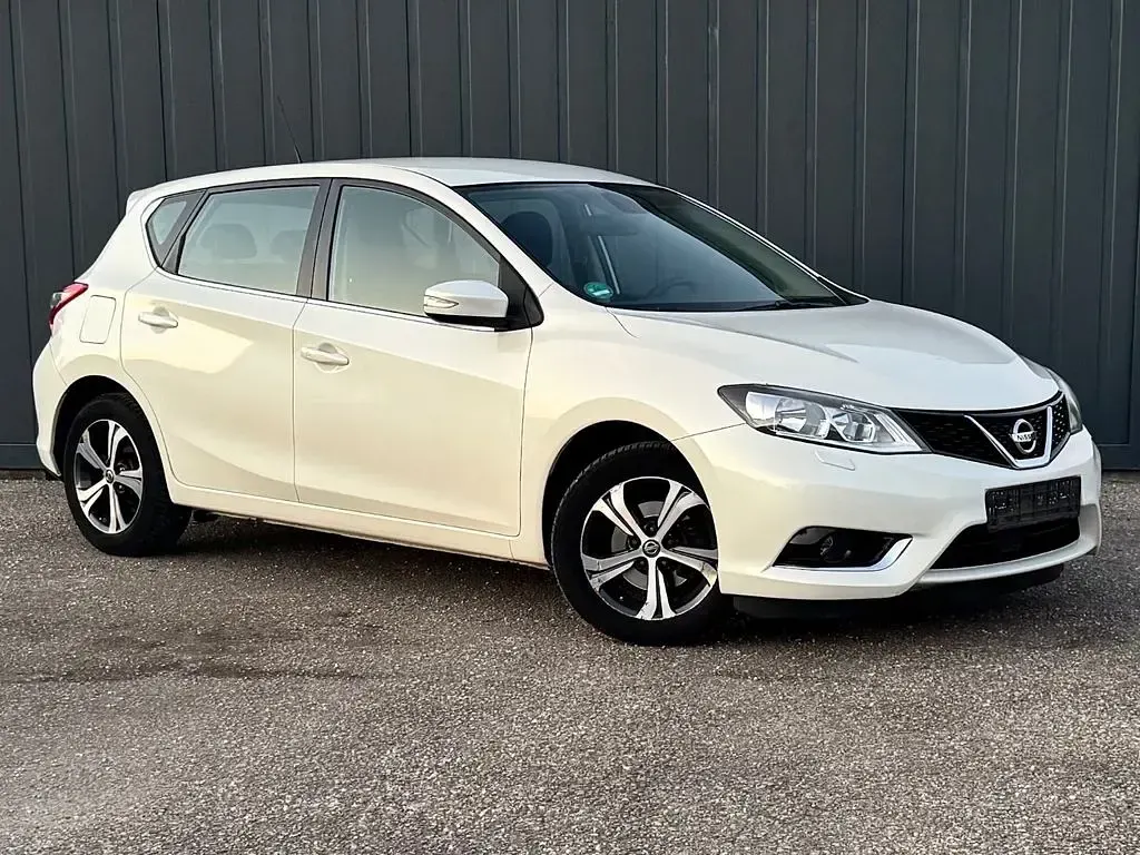 Gebraucht Nissan Pulsar Acenta 116 PS (85 kW) 2015 Weiß Kleinwagen