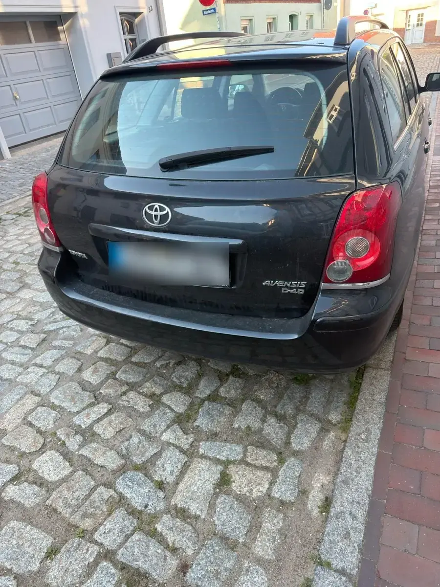 Gebraucht Toyota Avensis 126 PS (92 kW) 2009 Schwarz Kombi
