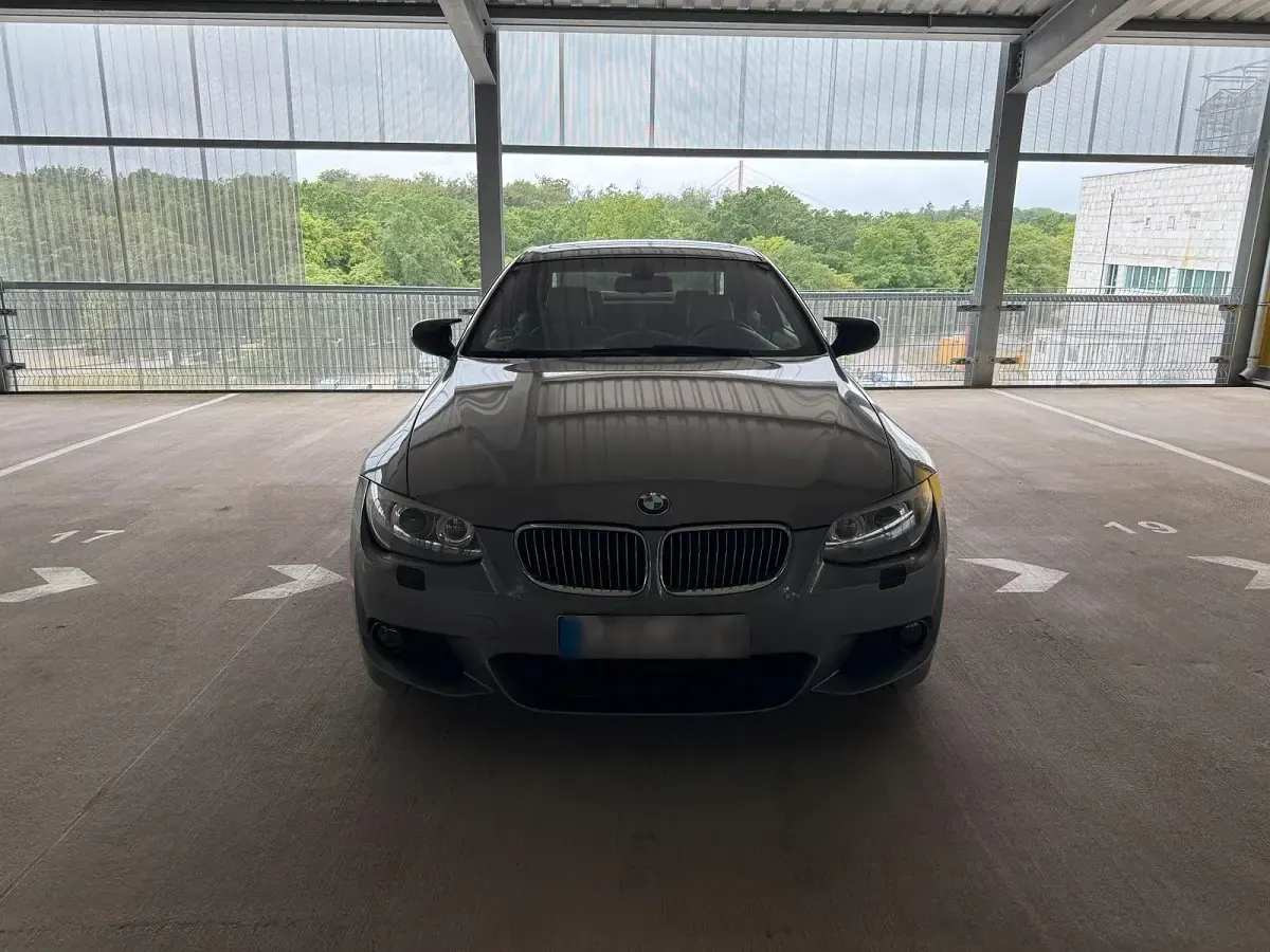 Gebraucht BMW 325 218 PS (160 kW) 2012 Grau Coupé