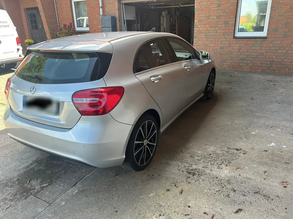 Gebraucht Mercedes A200 156 PS (114 kW) 2013 Silber Kleinwagen