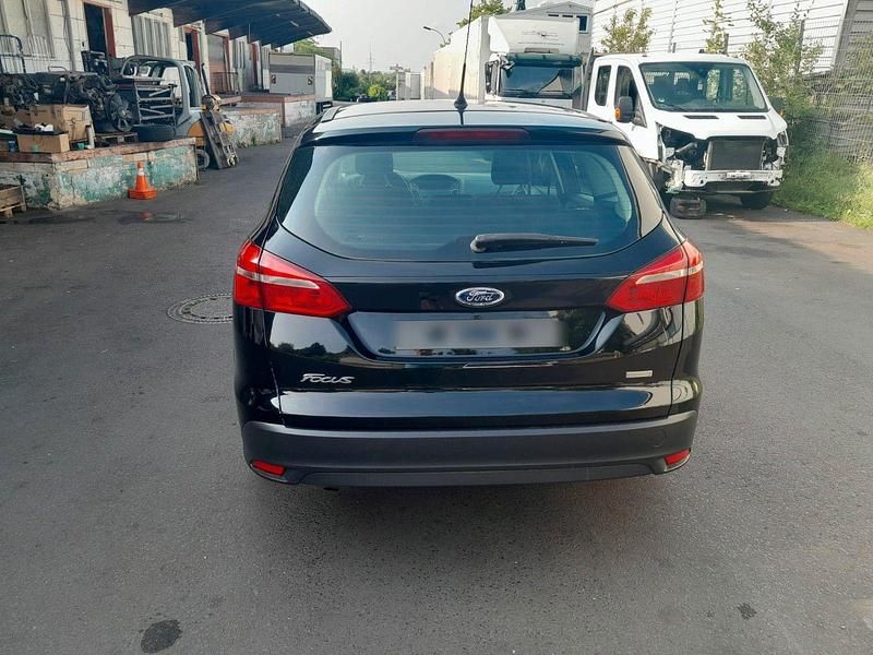 Schwarz Gebraucht 2015 Ford Focus Kombi | 4.200 € (Fairer Preis) - Bild 1/4