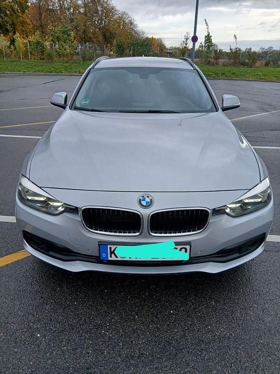 Silber Gebraucht 2016 BMW 318 Kombi | 8.900 € (Superpreis) - Bild 1/4