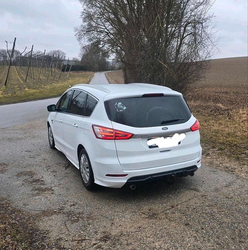 Gebraucht Ford S-MAX Titanium 150 PS (110 kW) 2016 Weiß Van / Kleinbus
