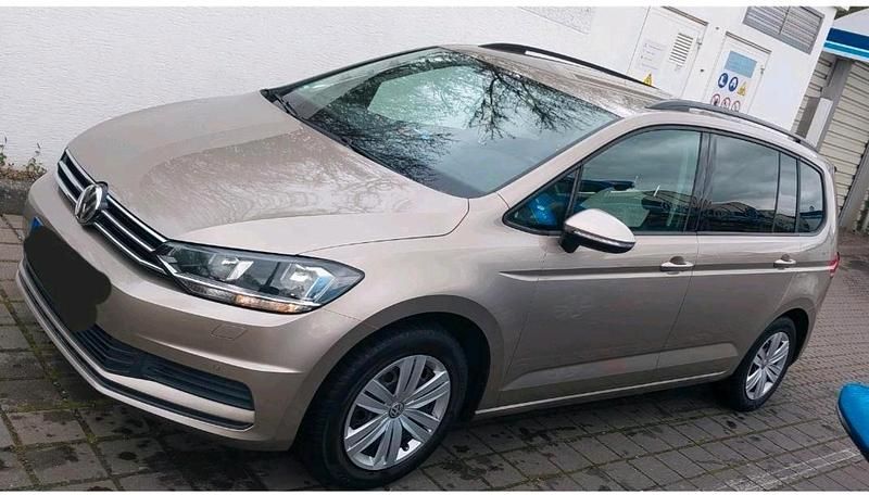 Gebraucht VW Touran 116 PS (85 kW) 2018 Gold Van / Kleinbus