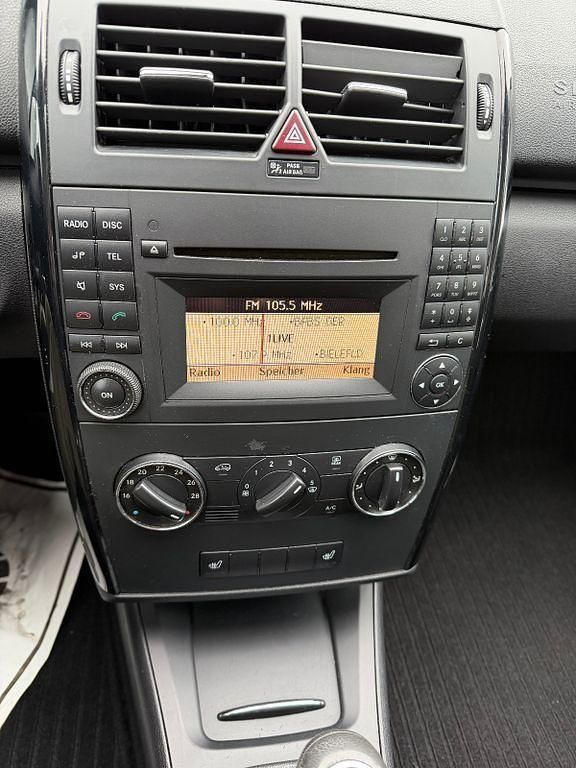 Gebraucht Mercedes A160 82 PS (60 kW) 2012 Schwarz Kleinwagen