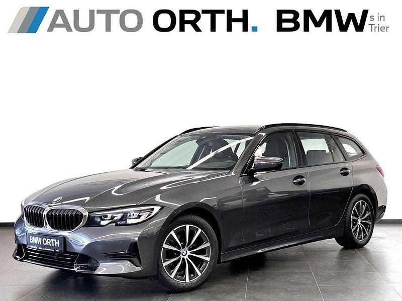 Mineralgrau Gebraucht 2022 BMW 320 Sport Line Kombi | 32.800 € (Etwas zu teuer) - Bild 1/4