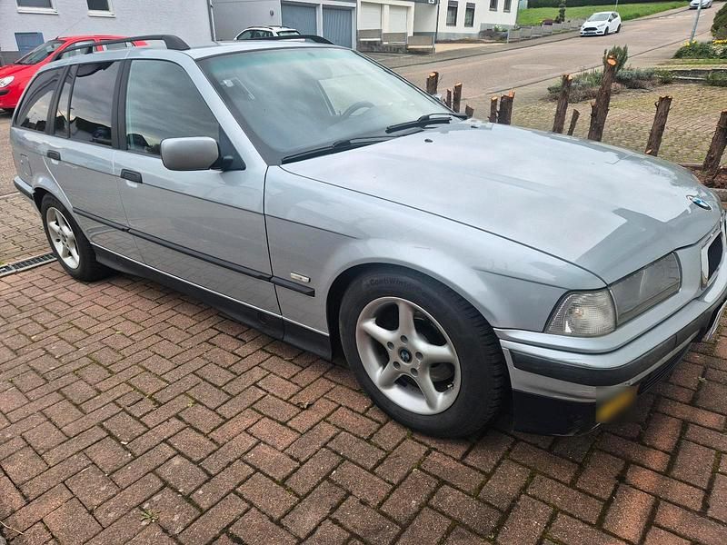 Gebraucht BMW 316 100 PS (73 kW) 1997 Silber Kombi