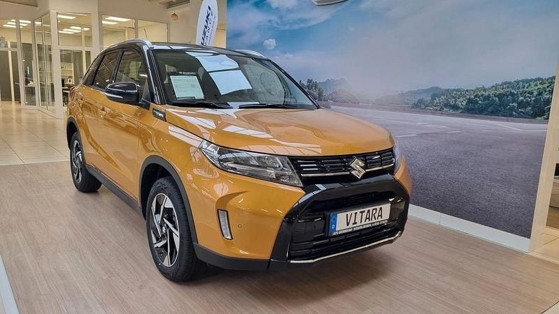 Orange Neu 2025 Suzuki Vitara Comfort+ SUV | 26.950 € (Etwas zu teuer) - Bild 1/4