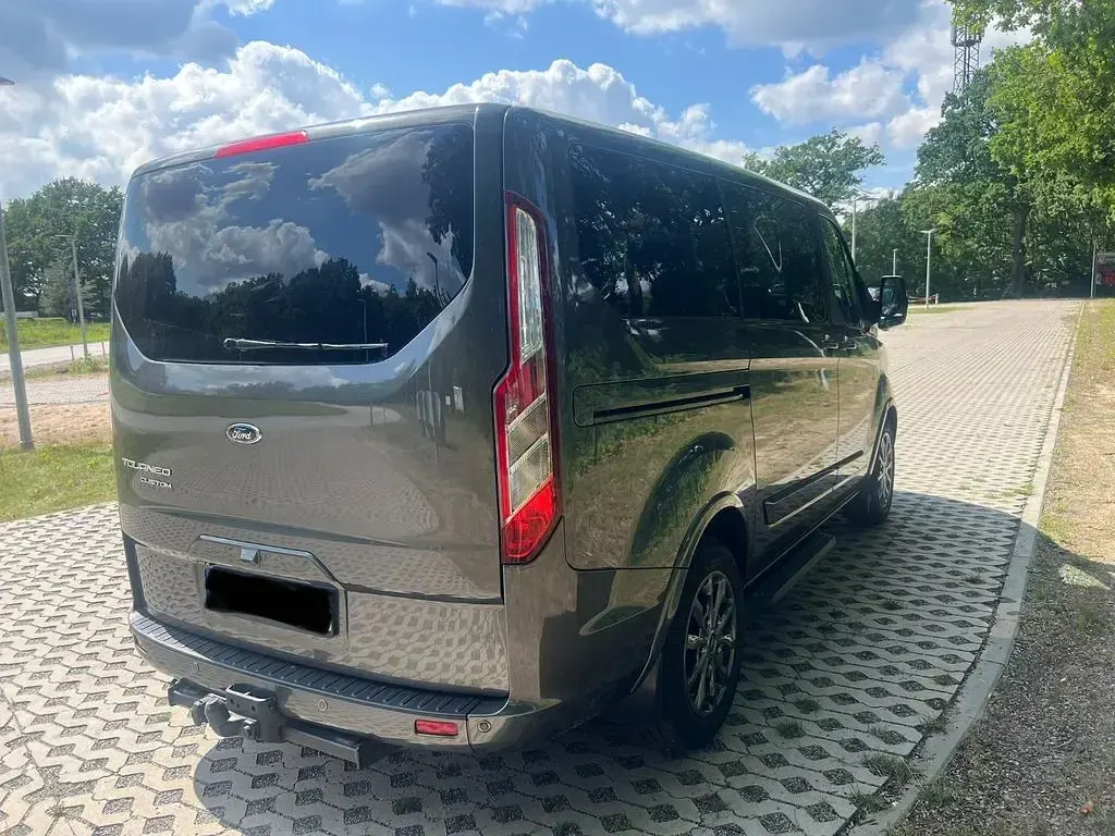 Gebraucht Ford Tourneo 185 PS (136 kW) 2021 Grau Van / Kleinbus