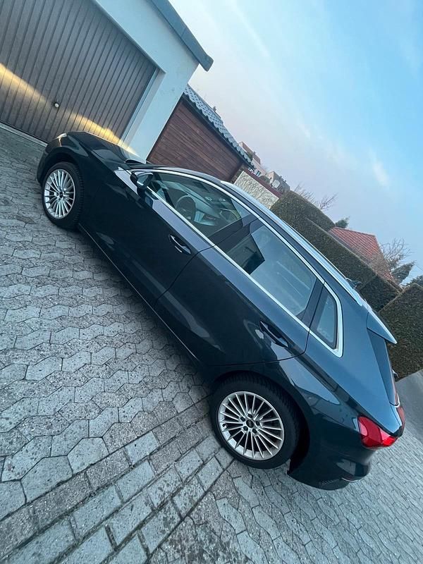 Gebraucht Audi A3 Sportback 116 PS (85 kW) 2022 Grau Kleinwagen