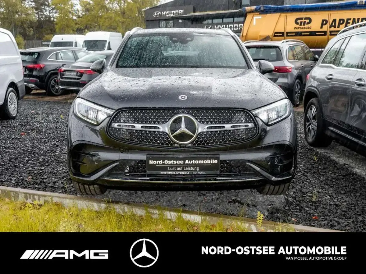 Gebraucht Mercedes GLC300 AMG 269 PS (197 kW) 2025 Graphitgrau metallic SUV