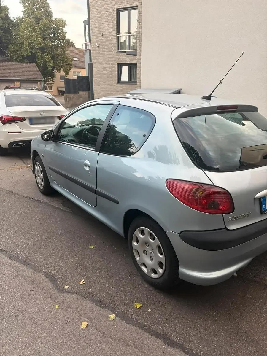 Gebraucht Peugeot 206 2009 Silber Kleinwagen
