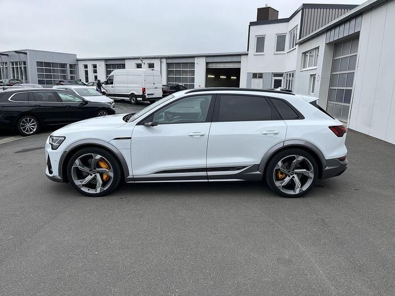Gebraucht Audi e-tron Ambiente 369 kW (503 PS) 2022 Weiß SUV