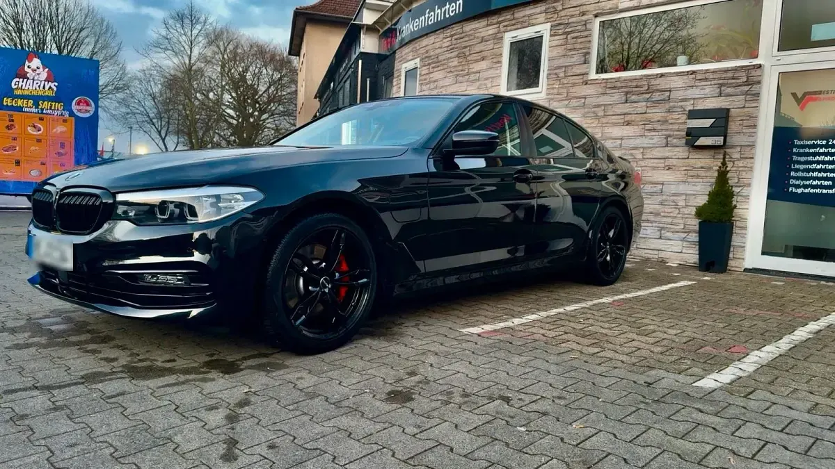 Używany BMW 530 252 KM (185 kW) 2020 Czarny Sedan/Limuzyna