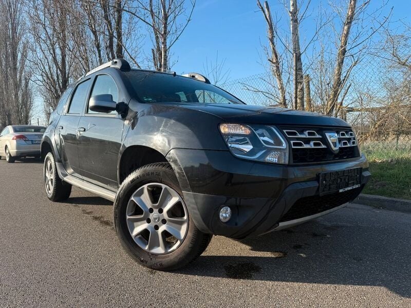 Schwarz Gebraucht 2014 Dacia Duster Lauréate SUV | 5.199 € (Superpreis) - Bild 1/4