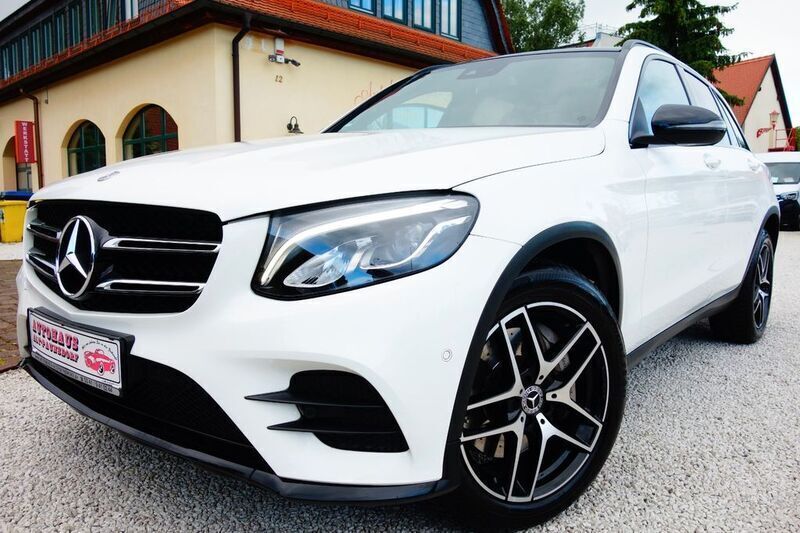 Polarweiss unilack Gebraucht 2019 Mercedes GLC250 AMG line SUV | 32.800 € (Fairer Preis) - Bild 1/4