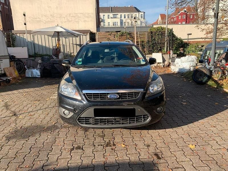 Schwarz Gebraucht 2009 Ford Focus Kombi | 1.800 € (Guter Preis) - Bild 1/4