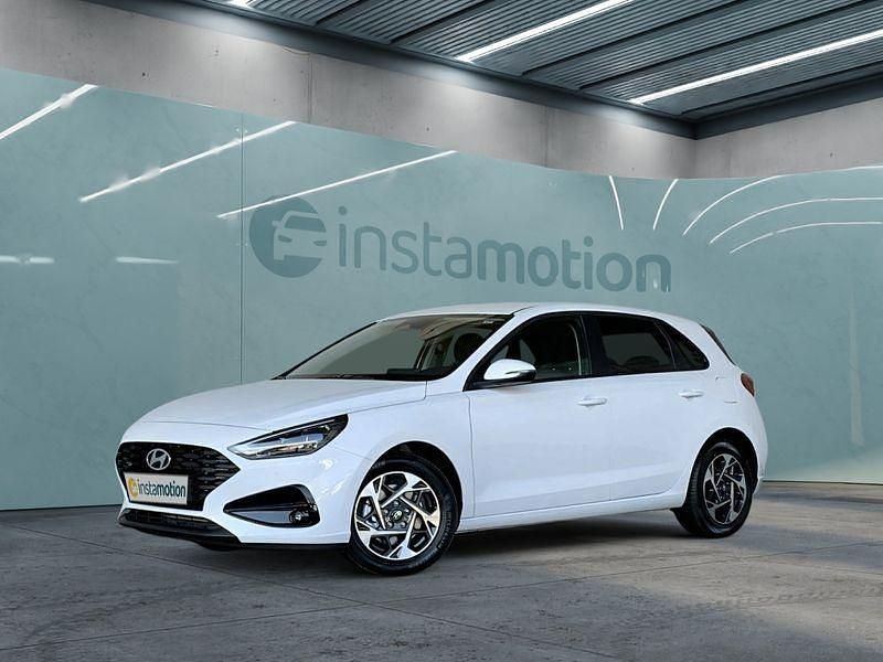 Weiß Neu 2025 Hyundai i30 Limousine | 22.449 € (Fairer Preis) - Bild 1/4