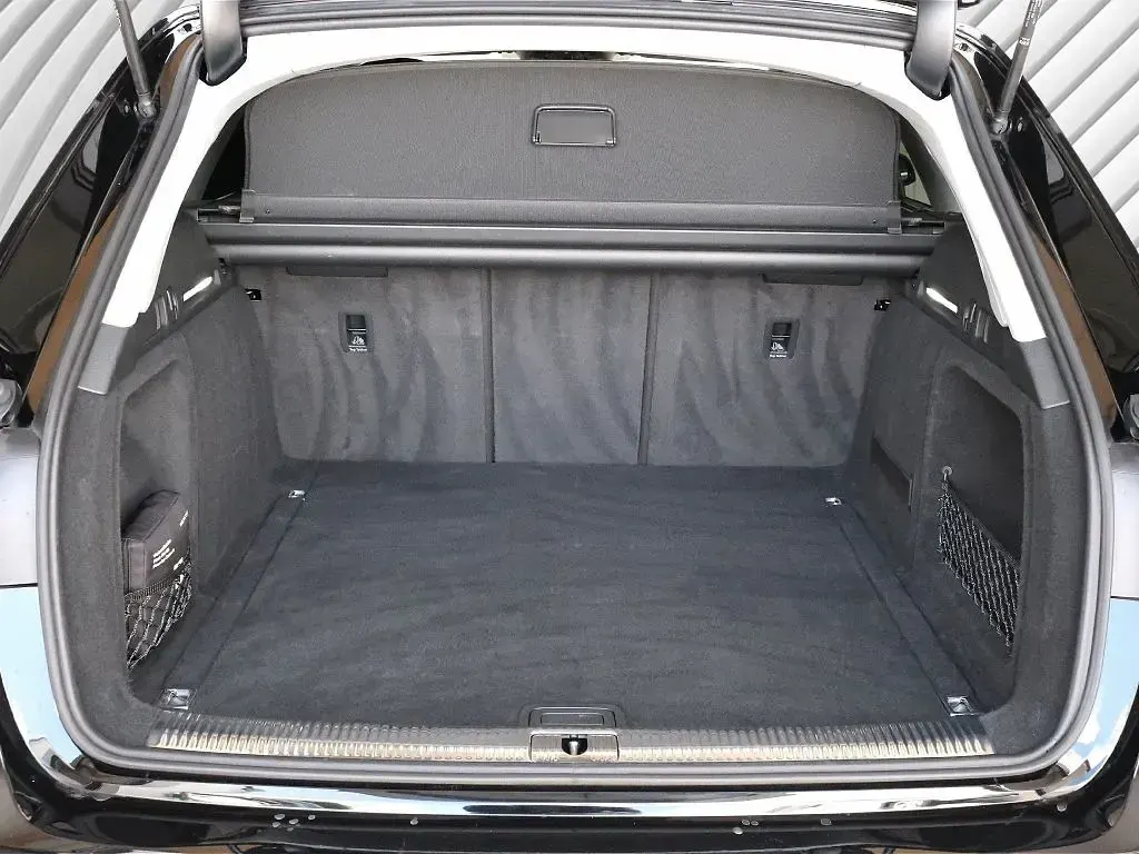 Gebraucht Audi A4 Advanced 163 PS (119 kW) 2023 Brillantschwarz Kombi