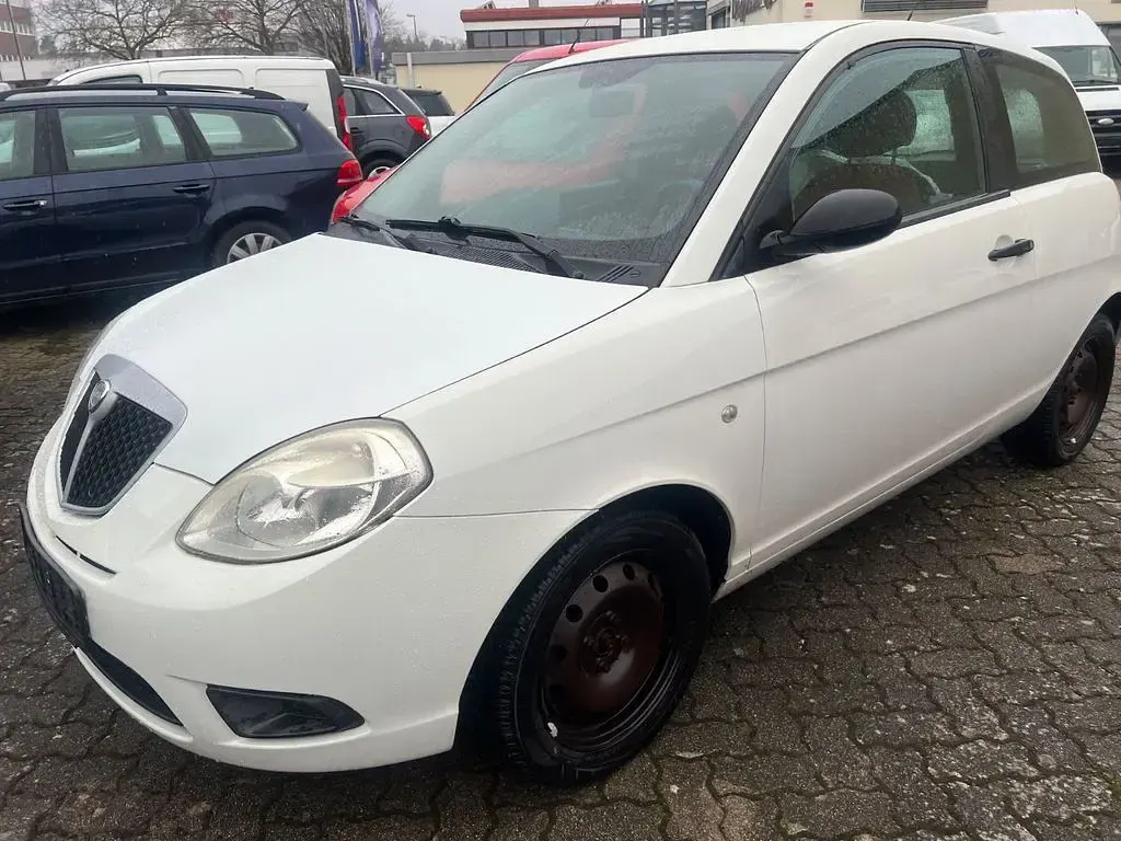 Gebraucht Lancia Ypsilon 60 PS (44 kW) 2009 Weiß Kleinwagen