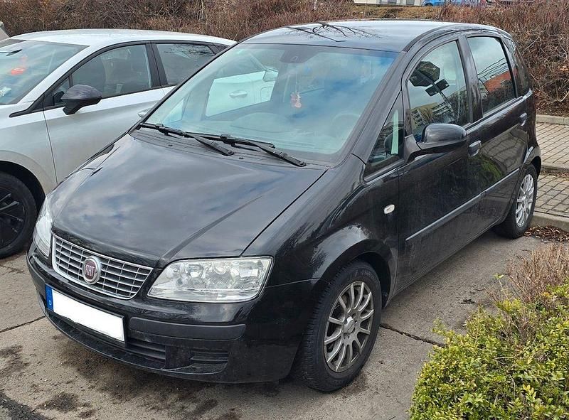 Gebraucht Fiat Idea 95 PS (69 kW) 2012 Schwarz Van / Kleinbus