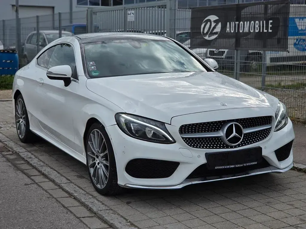 Gebraucht Mercedes C250 AMG line 211 PS (155 kW) 2016 Weiß Coupé