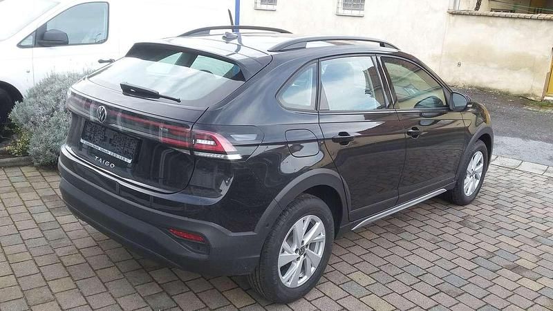 Gebraucht VW Taigo 110 PS (80 kW) 2023 Deep black perleffekt SUV