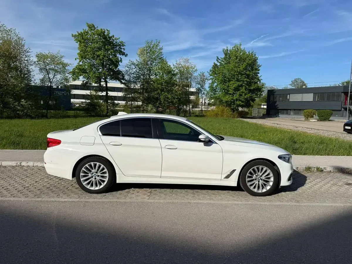Gebraucht BMW 520 190 PS (139 kW) 2018 Alpinweiss iii Limousine