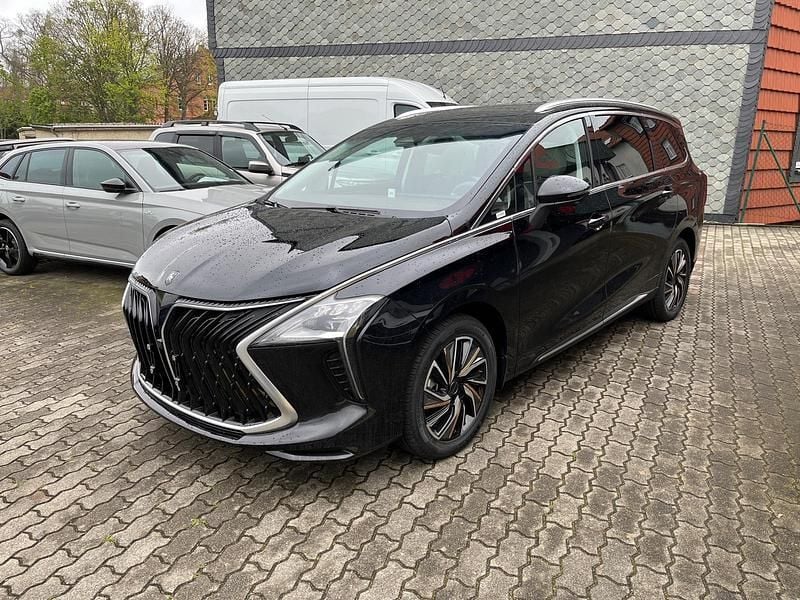 Neu DFSK Forthing 4 177 PS (130 kW) 2026 Frühlingsgrün metallic Van / Kleinbus