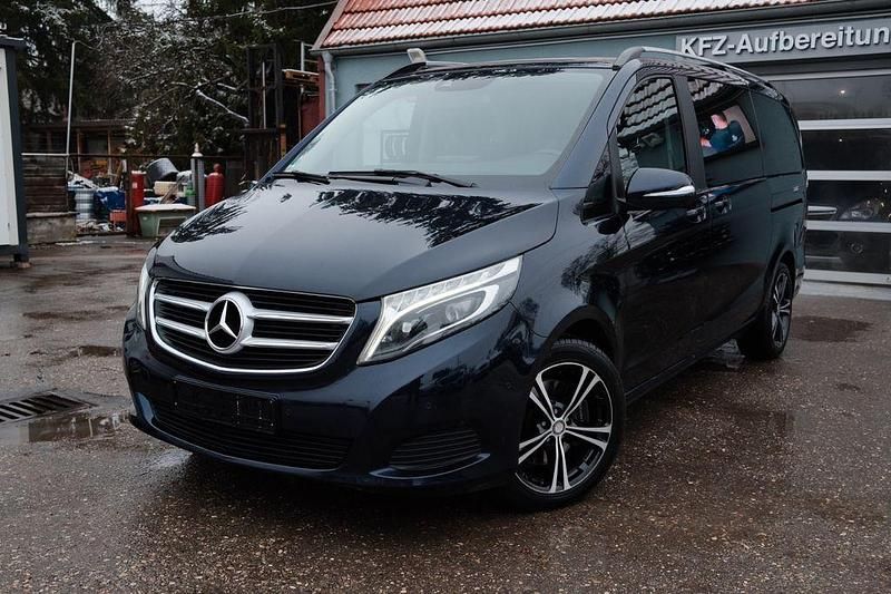 Blau Gebraucht 2014 Mercedes V250 Edition Van / Kleinbus | 23.995 € (Guter Preis) - Bild 1/4