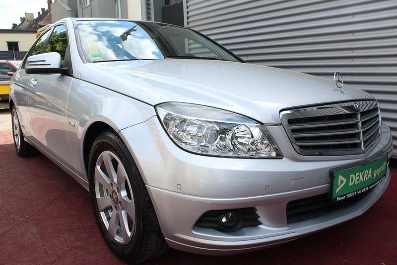 Gebraucht Mercedes C200 136 PS (100 kW) 2010 Silber Limousine