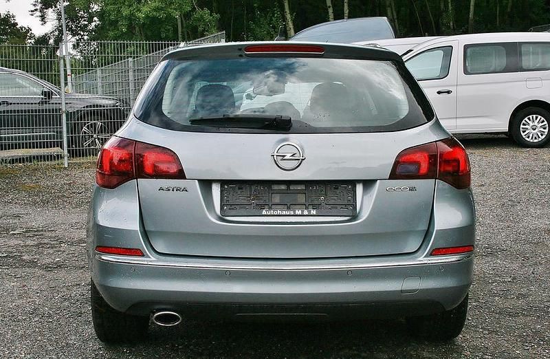 Gebraucht Opel Astra Exklusiv 165 PS (121 kW) 2015 Silber Kombi
