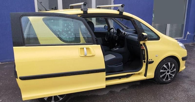 Gebraucht Peugeot 1007 73 PS (53 kW) 2006 Gelb Van / Kleinbus