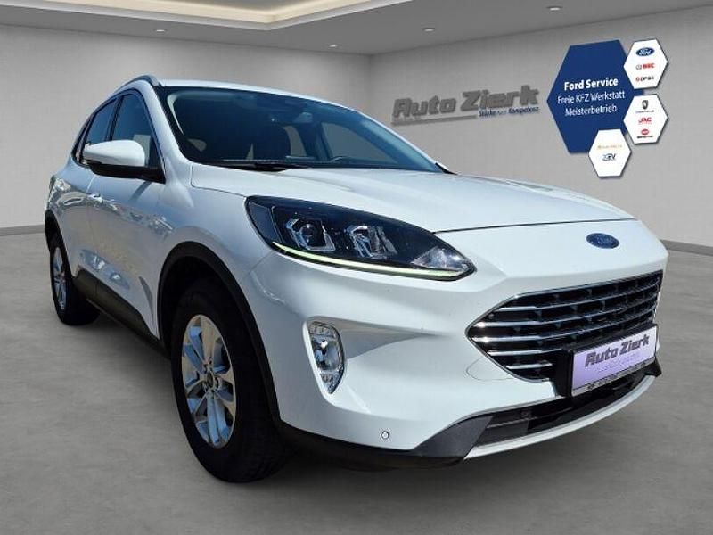 Gebraucht Ford Kuga Titanium 150 PS (110 kW) 2022 Weiss SUV