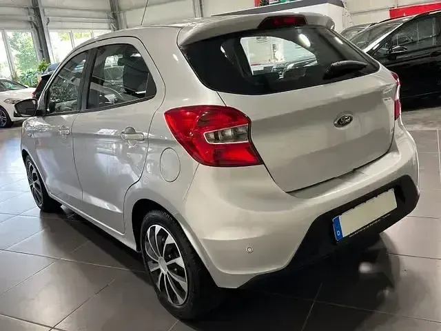 Gebraucht Ford Ka Plus 86 PS (63 kW) 2017 Silber Kleinwagen