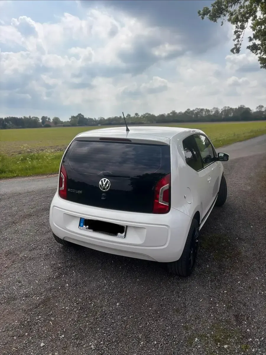 Używany VW up! 68 KM (50 kW) 2015 Biały Hatchback