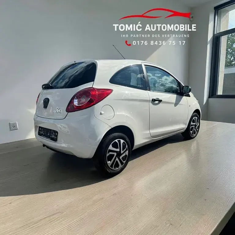 Gebraucht Ford Ka Ambiente 69 PS (50 kW) 2011 Weiß Kleinwagen